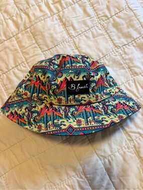 Reversible bucket hat brand new